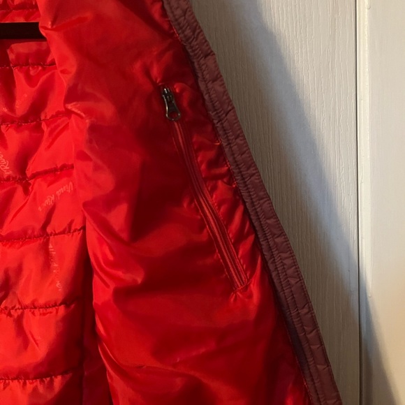 Wind River Women's Burgundy Puffer Vest Small - Picture 7 of 7